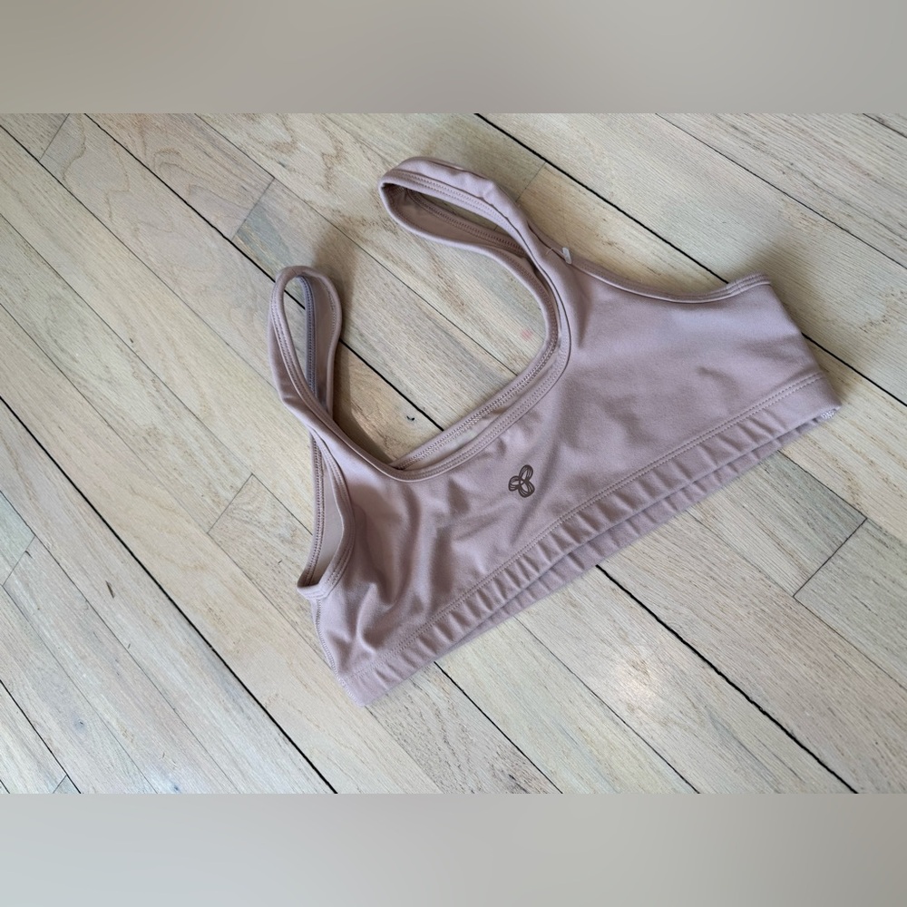 Aritzia Soft Rose Seamless Sports Bra